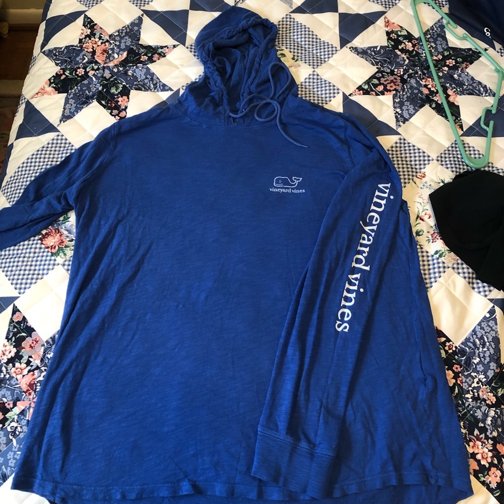 Vineyard vines hooded tee 🐳✨